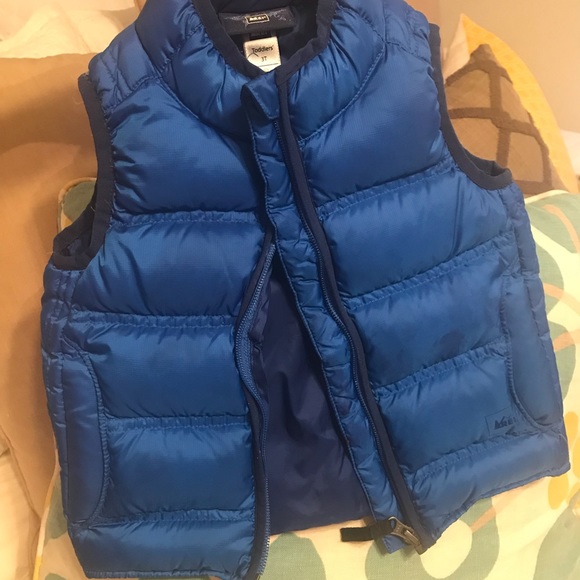 REI toddler boy puffer vest - Picture 3 of 3